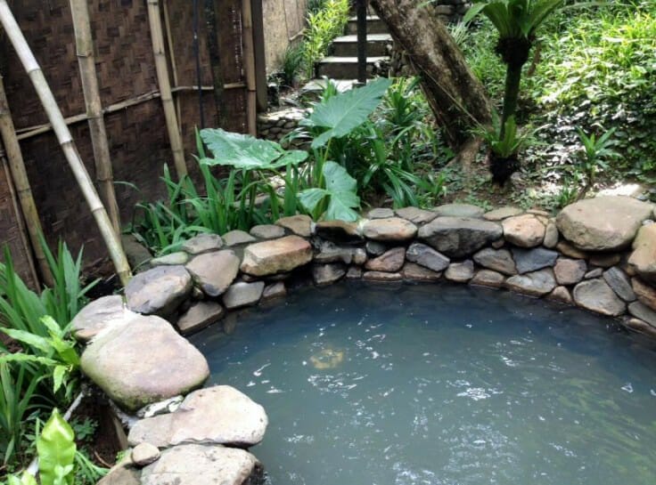 kolam air panas Gunung Pancar (blog.elevenia)