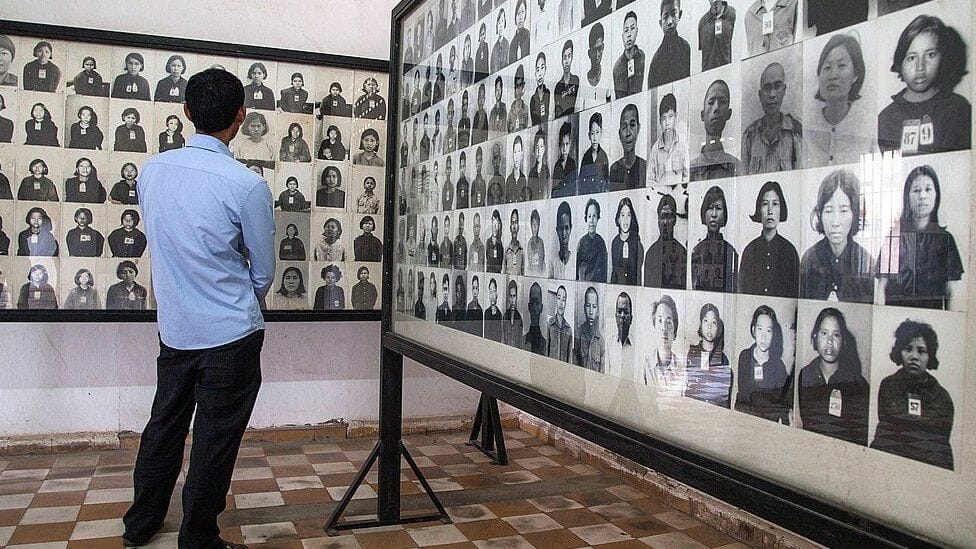 Tuol Sleng Genocide Museum dan Killing Field [bbcnews]