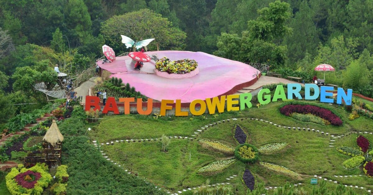 Batu Flower Garden Malang - flying hammock