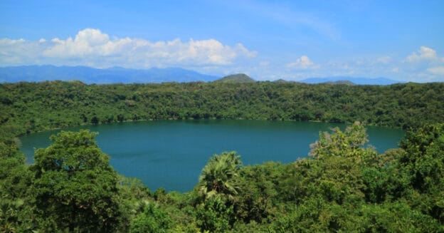 Danau Asmara Flores
